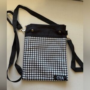 CYA Easy Security Check -  Crossbody Bag
Stadiums- concerts- security checks